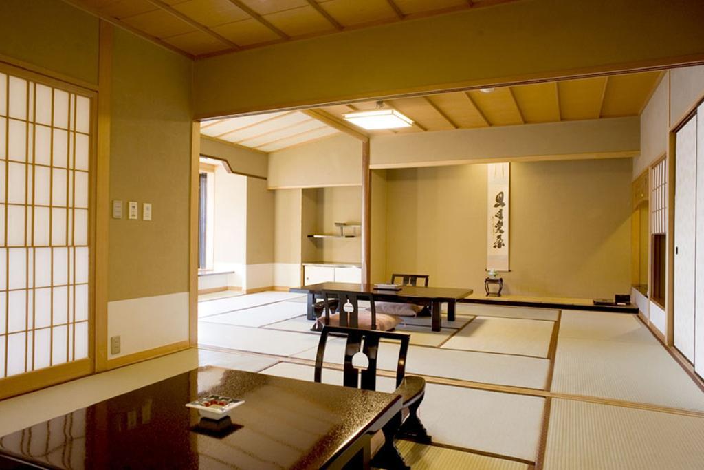 מלון פוג'יקאוואגוצ'יקו Kozantei Ubuya מראה חיצוני תמונה